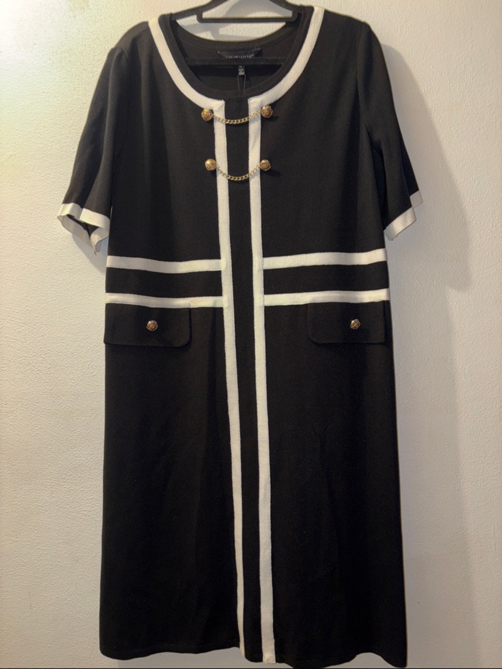 Ming Wang Classic Black and White Contrast Dress size XL with Gold Chain Detail